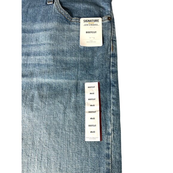 Signature Levi Strauss & Co. Mens‎ Bootcut Jeans Blue Light Wash Denim 48/30 - Picture 6 of 13